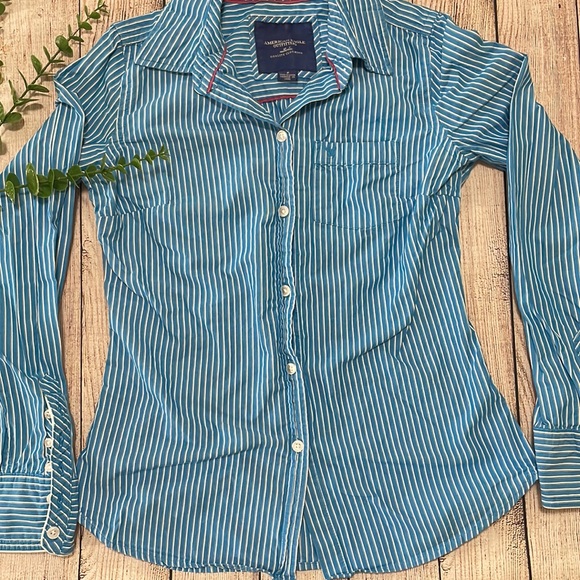 🌸 Clearance! 🌸 American Eagle Outfitters Striped Button Down Shirt Size 4 - Picture 2 of 5